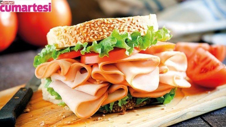 Taptaze ekmek arasına türlü çeşit lezzet…