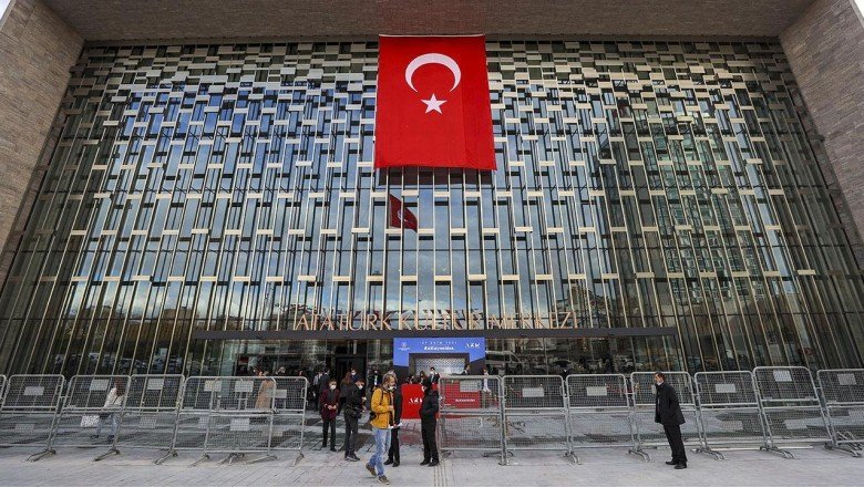 Yeni AKM kapılarını açıyor