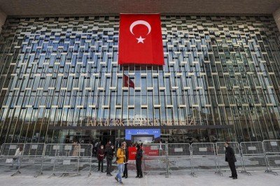 Yeni AKM kapılarını açıyor