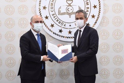 Bakan Özer, Azerbaycanlı mevkidaşı ile bir araya geldi