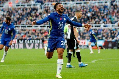 Chelsea zirveyi bırakmadı