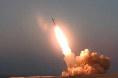 Husiler'den Yemen'e iki balistik füzeyle saldırı