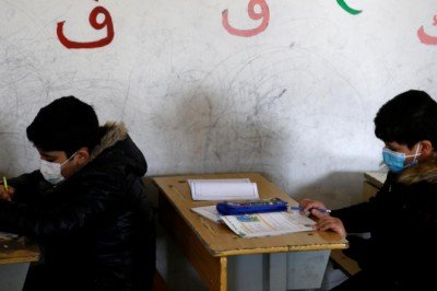 Irak'ta salgın nedeniyle 1 ay gecikmeli ders başı yapıldı