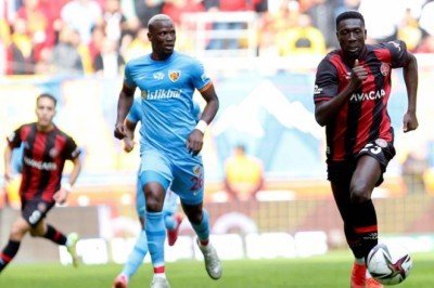 Kayserispor son nefeste kazandı