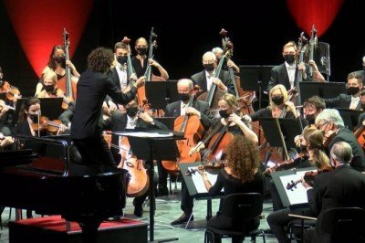 Londra Filarmoni Orkestrası AKM'de konser verdi