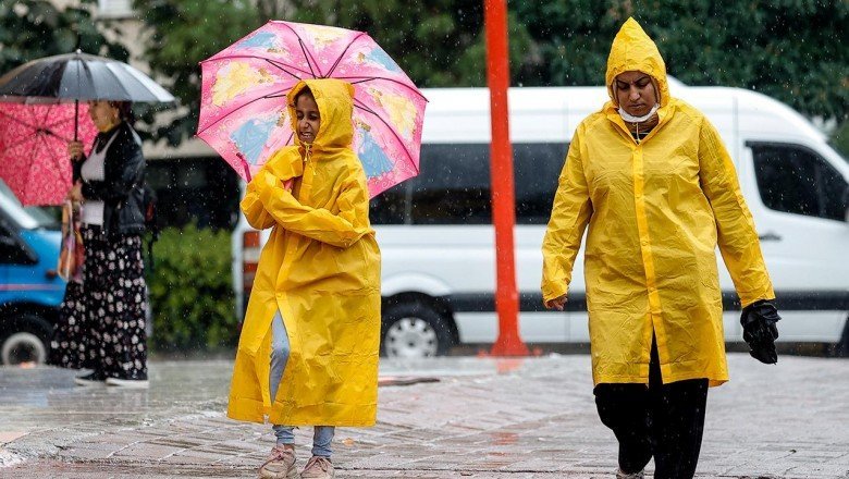 Meteoroloji uyarmıştı: Antalya'da şiddetli yağış etkili oluyor