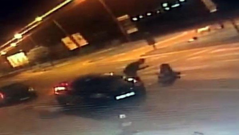 Sokak ortasında dehşet! Karısını dövdü, bıçakladı