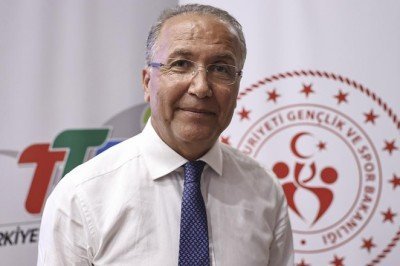 Türkiye Tenis Federasyonunda Cengiz Durmuş güven tazeledi