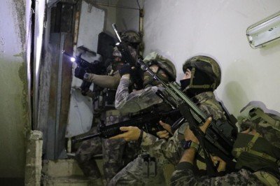 Yurt dışına kaçmaya çalışan terörist yakalandı