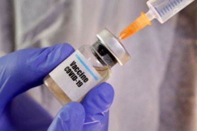 ABD'den dikkat çeken aşı kararı:  Moderna'nın kullanımı ertelendi