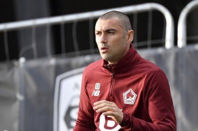 Burak Yılmaz, Sevilla karşılaşmasında forma giyemeyecek