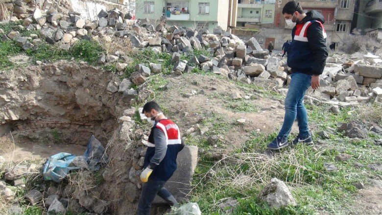Kaçak kazı yaparken yakalanan 4 kişiye maske cezası