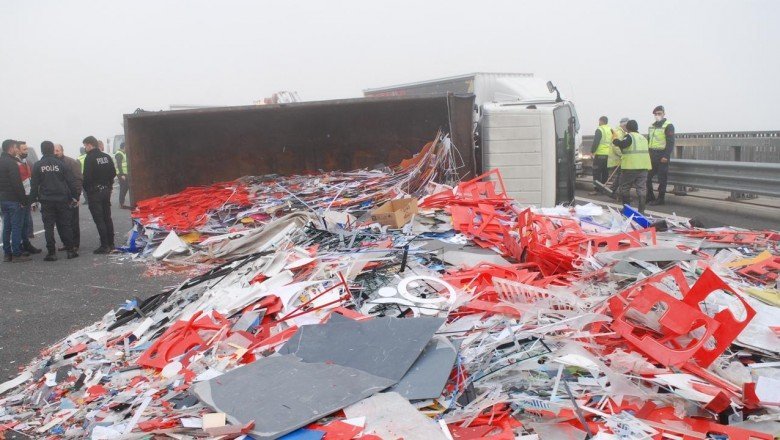 Kuzey Marmara Otoyolu'nda 6 araç birbirine girdi
