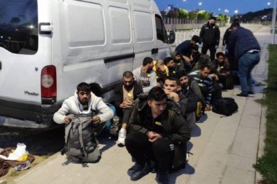 Afyonkarahisar ve Uşak'ta 99 düzensiz göçmen yakalandı