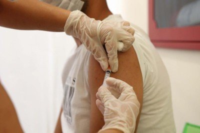 Aşılama hız kaybetti: Ortalama 218 bine düştü