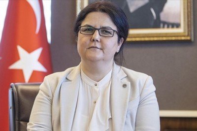 Bakan Yanık: Başörtüsünü kısıtlayıcı söylem ve eylemleri kaygıyla izliyoruz
