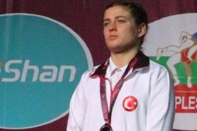 Eda Tekin'den bronz madalya