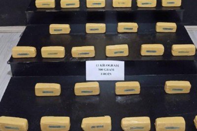 Hakkari'de bir araçta 13,3 kilogram eroin ele geçirildi