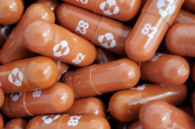 İngiltere COVID19 ilacına onay veren ilk ülke oldu