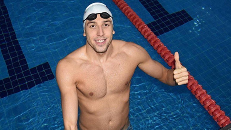 Milli yüzücü Emre Sakçı'dan üst üste iki yarı final