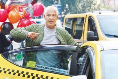 Samy Naceri bu kez boş taksi bulmayı başardı