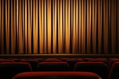 Sinema mı yoksa tiyatro mu?