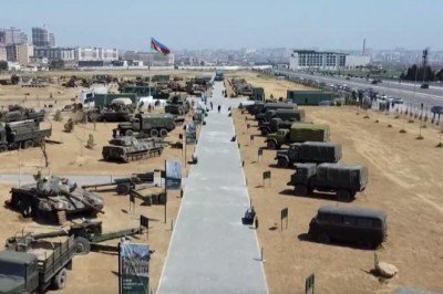 Azerbaycanlılar Ganimetler Parkı'nda zaferi kutluyor