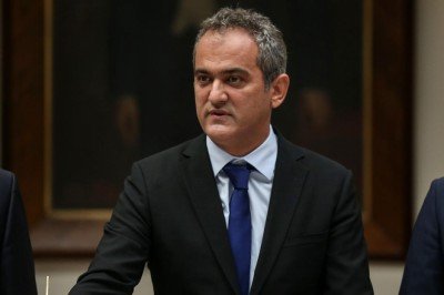 Bakan Özer'den ara tatil açıklaması: Öğretmenler eğitimlerini online alacak