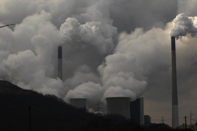 Çin'de hava kirliliği artınca otoyol ve oyun alanları kapatıldı