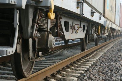 Fransada tren 4 göçmene çarptı: 1 ölü