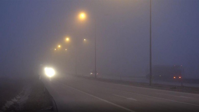 Kilit kavşak Kırıkkale'de yoğun sis: Göz gözü görmüyor