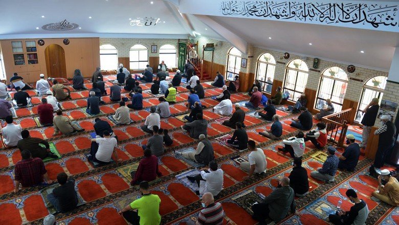 Melbournede kısıtlamaların ardından cuma namazları yeniden başladı