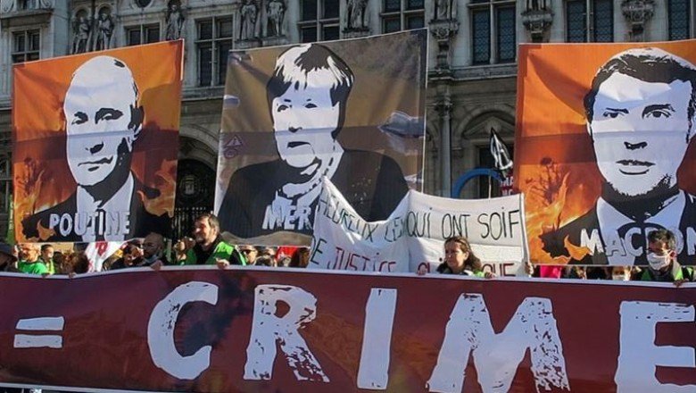 10 liderin posterini astılar: “İkiyüzlü” davrandıkları savunuldu