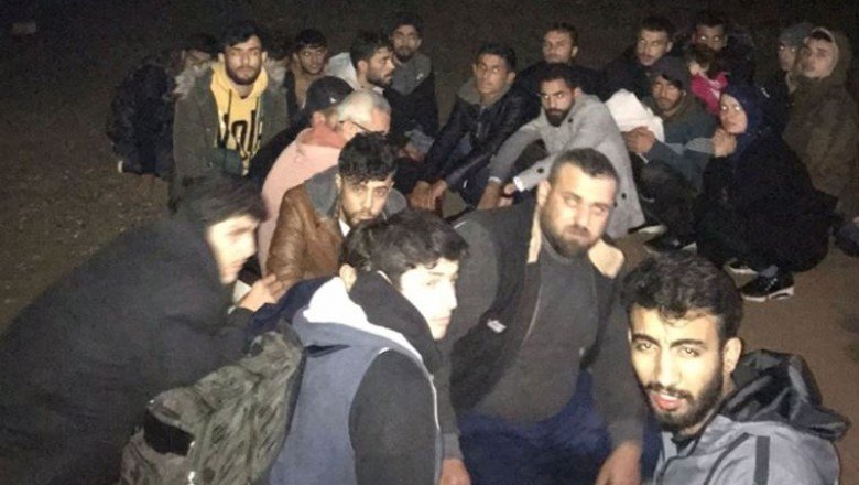 Antalya'da 29 kaçak göçmen ile 3 organizatör yakalandı