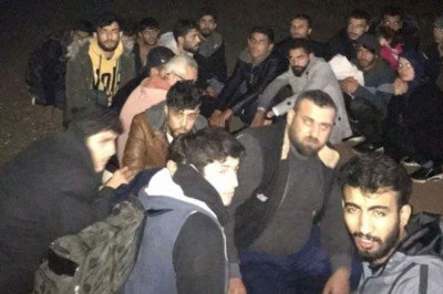 Antalya'da 29 kaçak göçmen ile 3 organizatör yakalandı