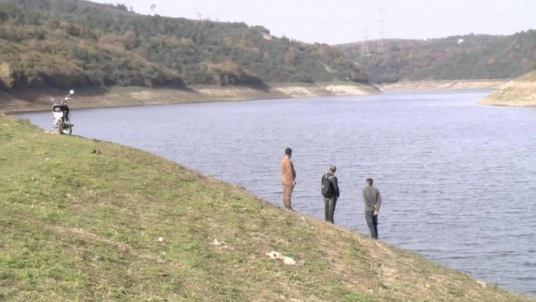 Barajda suya gömülü otomobil paniğe neden oldu