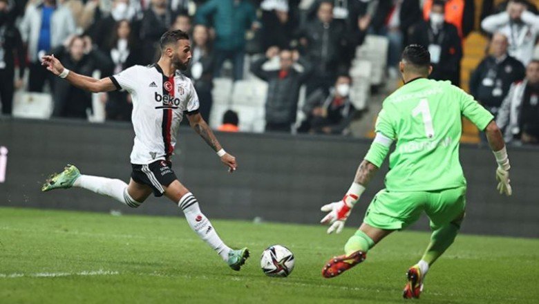 Beşiktaş-Trabzonspor maçı kırmızı kartla bitti