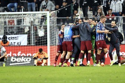 Beşiktaş Trabzonspor'u evinde yine yenemedi
