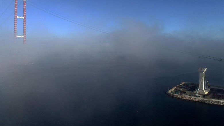 Çanakkale Boğazı yoğun sis nedeniyle transit gemi geçişlerine kapatıldı