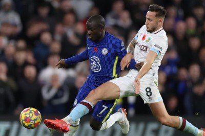 Chelsea liderliğini sürdürdü