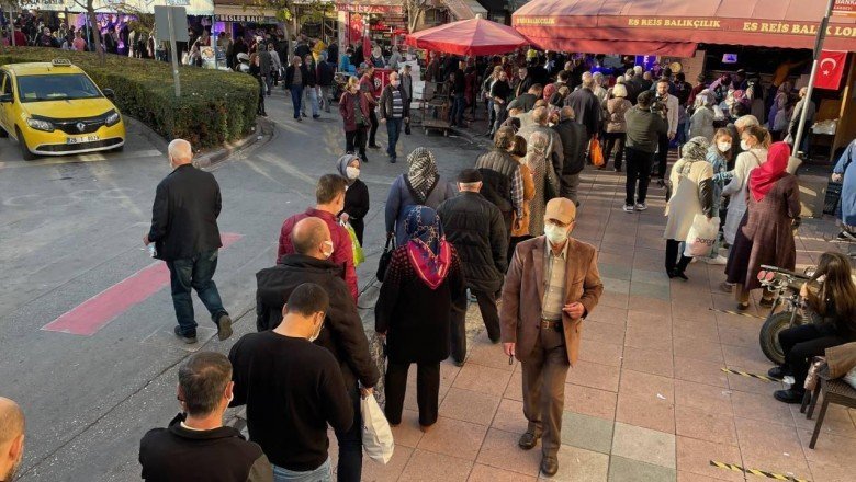 Eskişehir'de ucuz hamsi kuyruğu