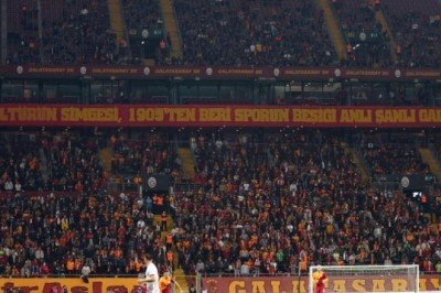 Galatasaray, Lokomotiv Moskova maçını yüzde yüz seyirci kapasitesi ile oynayacak.