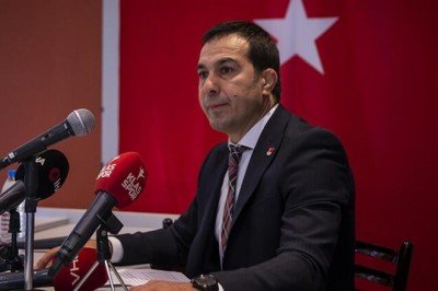 Güreş Federasyonunda başkanlığa Şeref Eroğlu seçildi