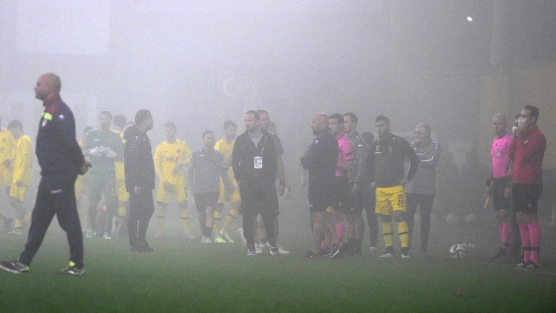 İstanbulspor  Menemenspor maçına sis engeli