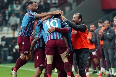 Lider Trabzonspor seriyi bozmadı