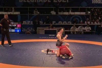 Milli güreşçi Aslı Demir'den bronz madalya