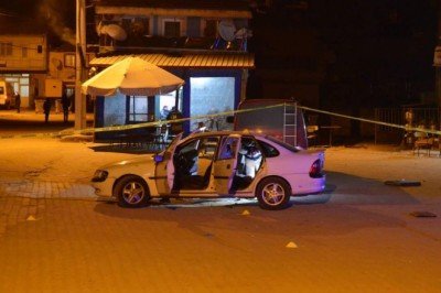 Afyonkarahisar'da otomobile ateş açılması sonucu 4 kişi öldü
