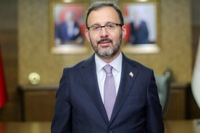 Bakan Kasapoğlundan milli boksör Kerem Özmene tebrik