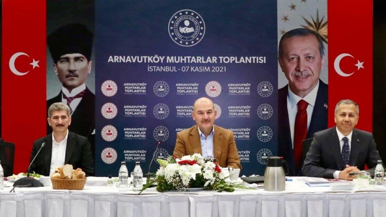 Bakan Soylu, Arnavutköy'de muhtarlarla bir araya geldi