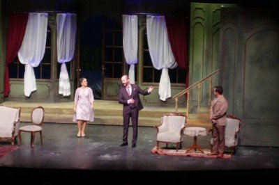 Bir Adam Yaratmak oyunu AKM'de sahnelendi